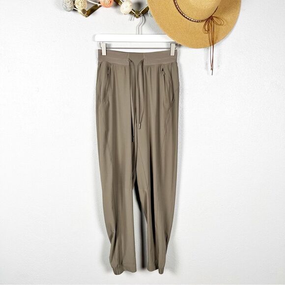 Lululemon License To Train High-Rise Pant in Nomad Size 4 - Picture 11 of 13